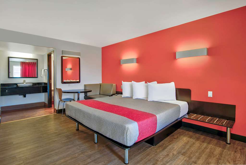 Motel 6 Victorville Desert Express - photo 13