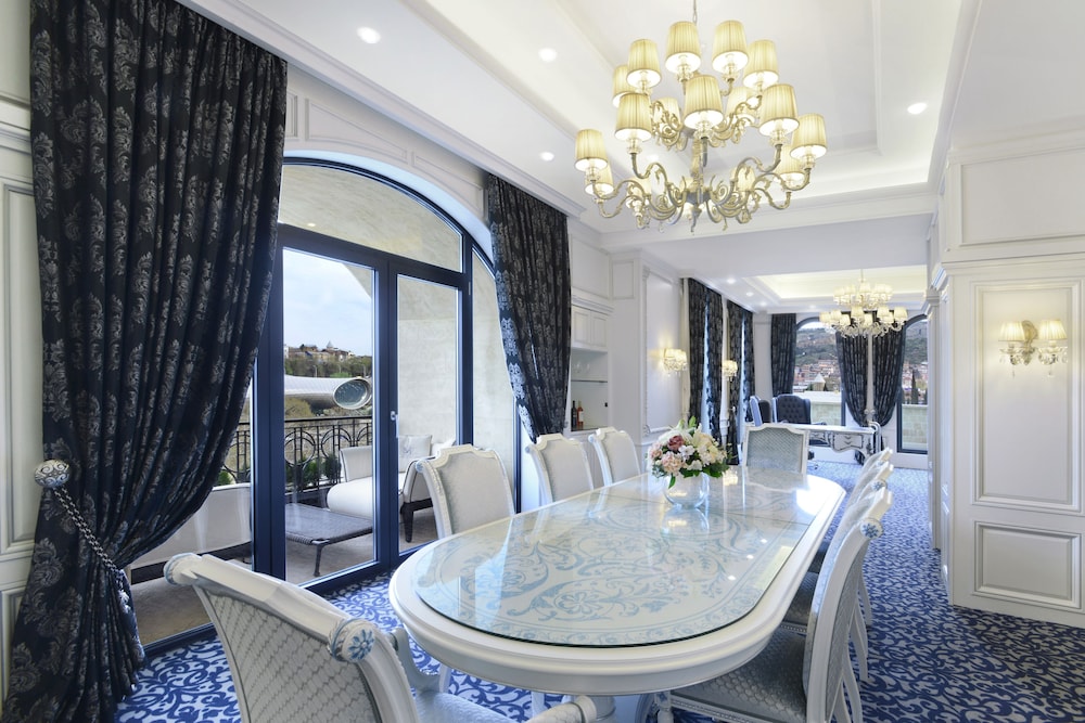 מזון ומשקאות