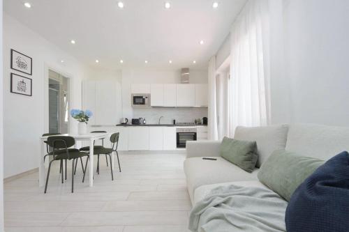 Eleganza Romana al Mare Suite di Lusso & Metro — 4-Star Luxury Hotel in Lido Di Ostia, Italy
