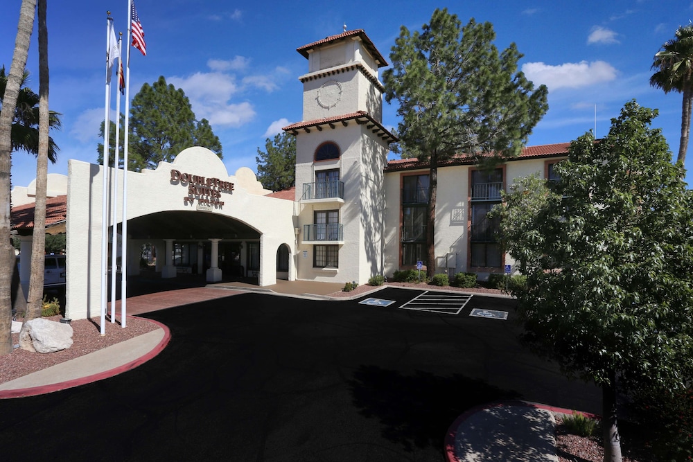 DoubleTree Suites by Hilton Tucson Airport in Tucson, United States