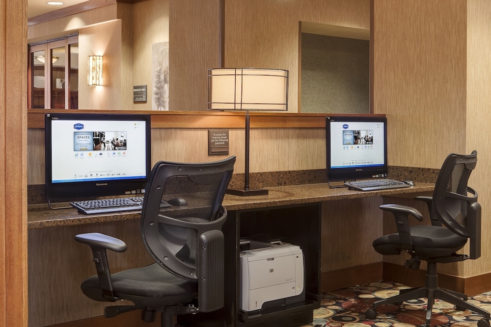 Hampton Inn Council Bluffs - photo 21
