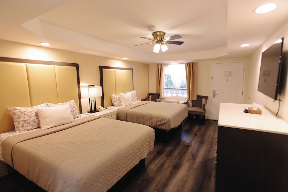 Riverbend Motel & Cabins - photo 8