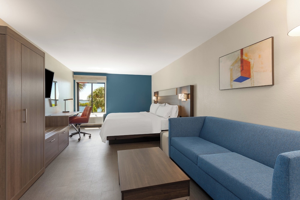 Holiday Inn Express Hotel & Suites Tampa Rocky Point Island by IHG - photo 8