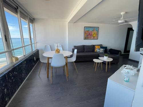 Apartamento Bonaire primera linea playa — 4-Star Luxury Hotel in Gandia, Spain
