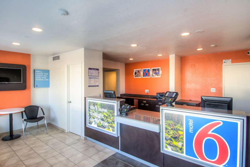 Motel 6 Redding CA North - photo 21