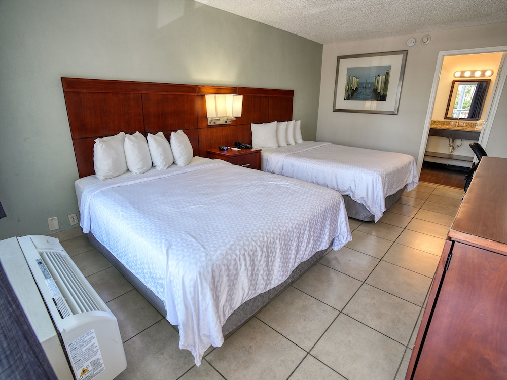 Clearwater Beach Hotel - photo 11