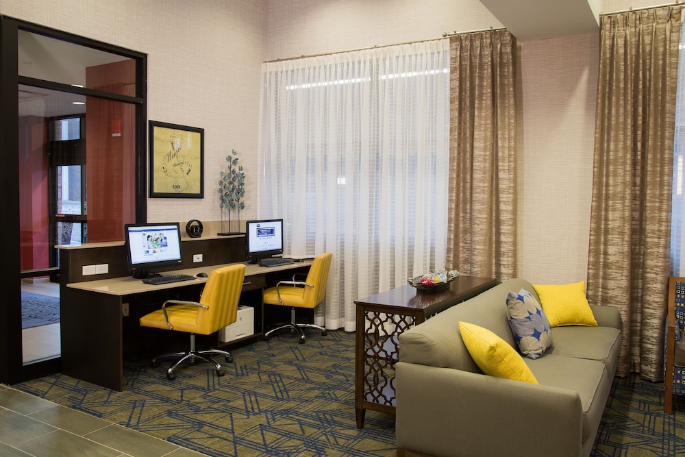 Hampton Inn & Suites Tulsa Downtown - photo 8