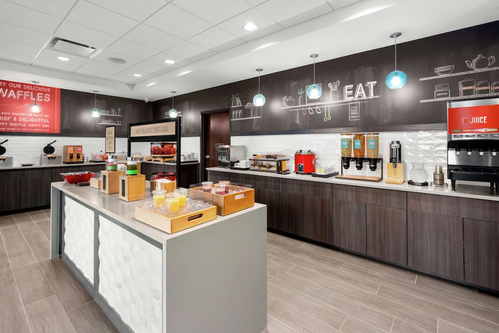 Hampton Inn & Suites Spokane Downtown South - photo 48