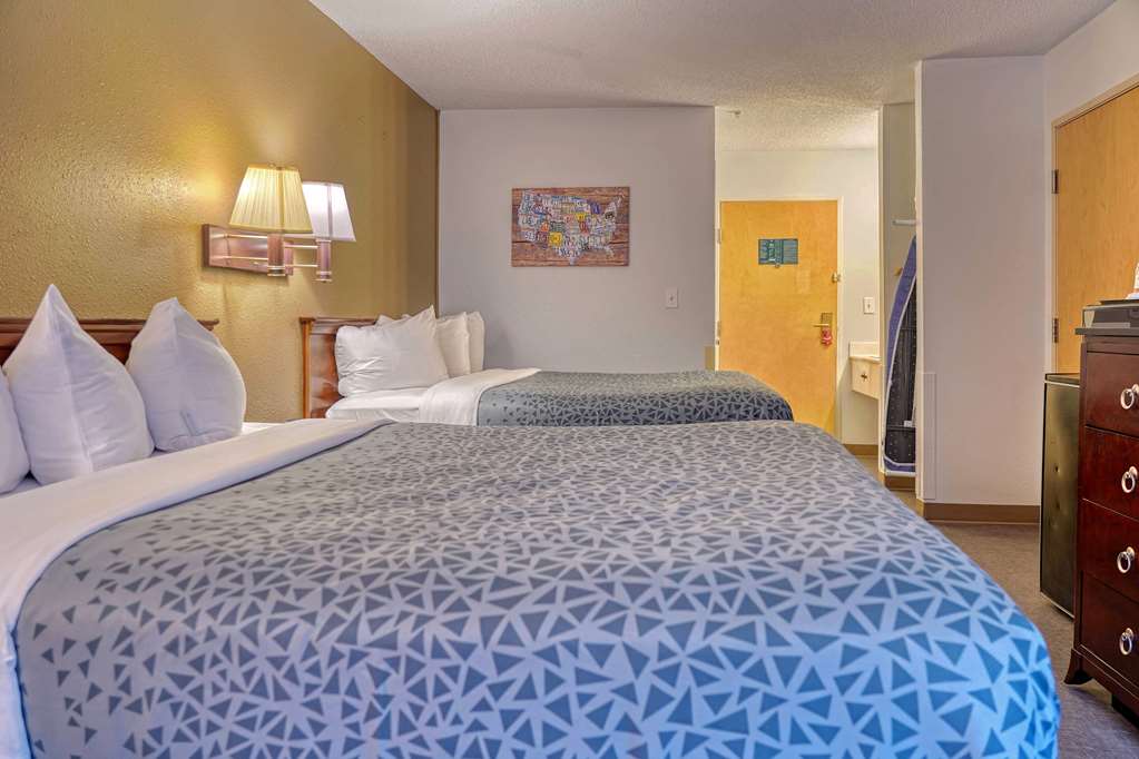 Econo Lodge Raleigh near Walnut Creek Amphitheatre - photo 49