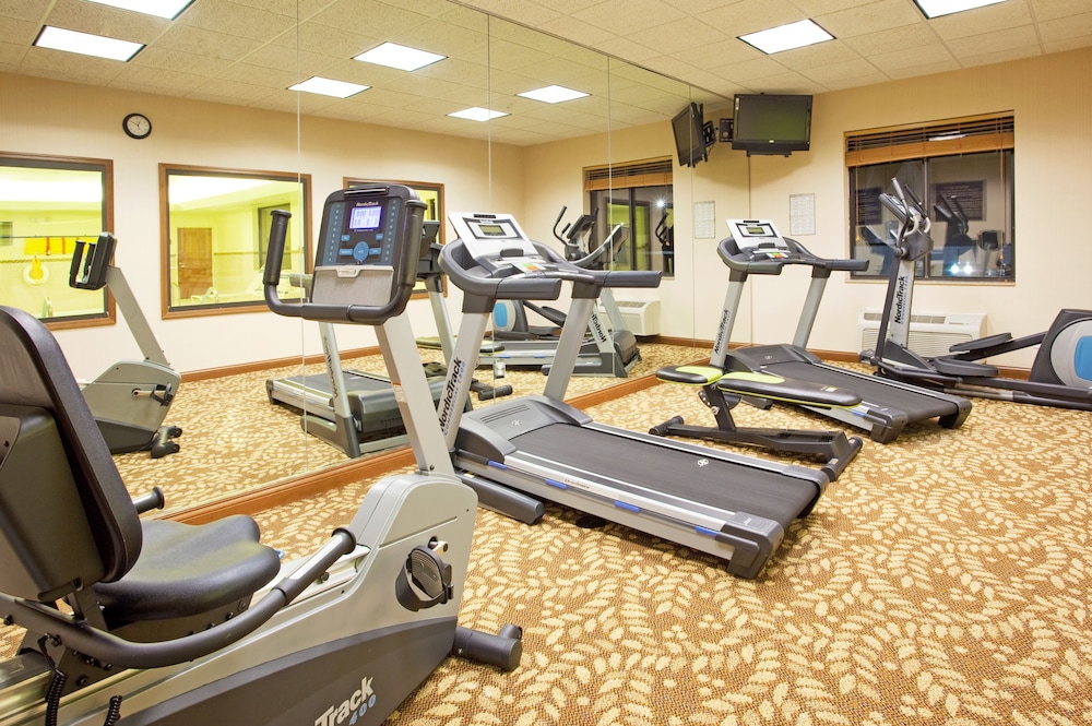 Holiday Inn Express & Suites Howell by IHG - photo 26