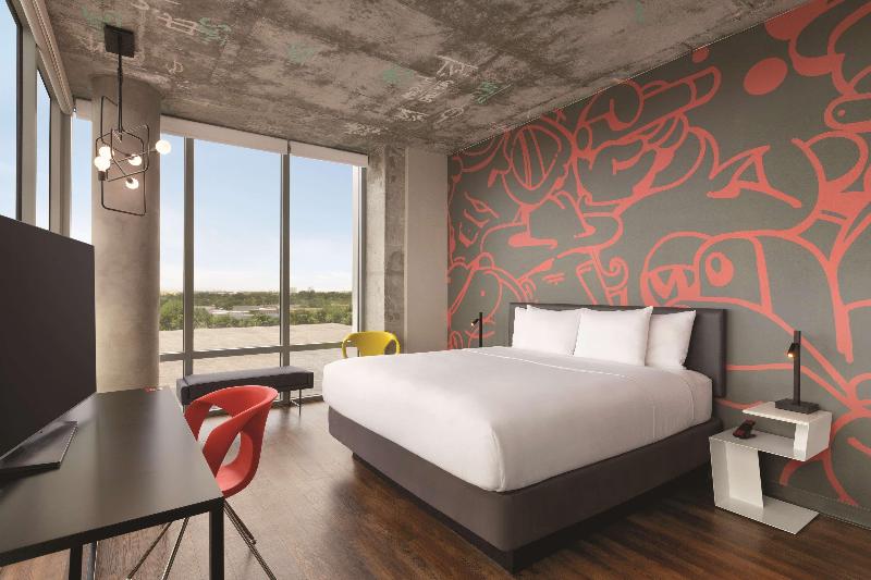Kompose Boutique Hotel Miami Airport - photo 26