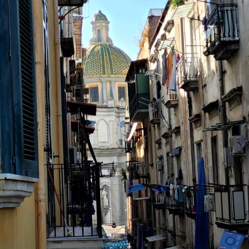 Perry Home — 4-Star Luxury Hotel in Naples, Italy