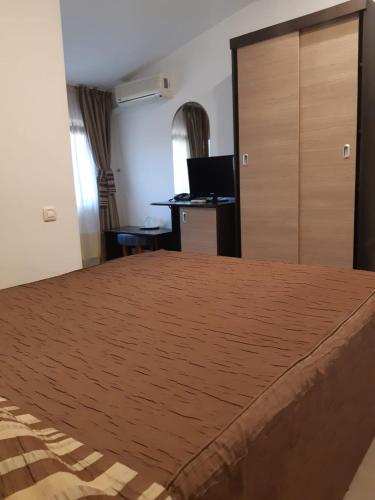 Hotel Royal — Urziceni — photo 5
