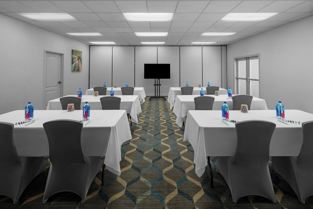 Fairfield Inn Santa Clarita Valencia - photo 24