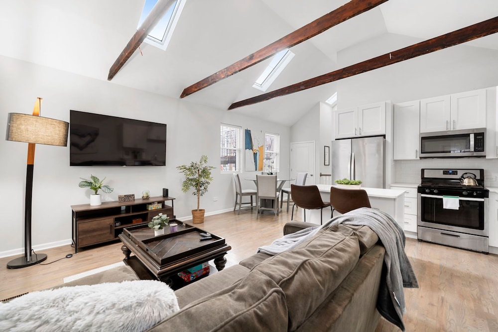 Chicago Treasure 4 Bed Getaway - last minute hotel in Chicago