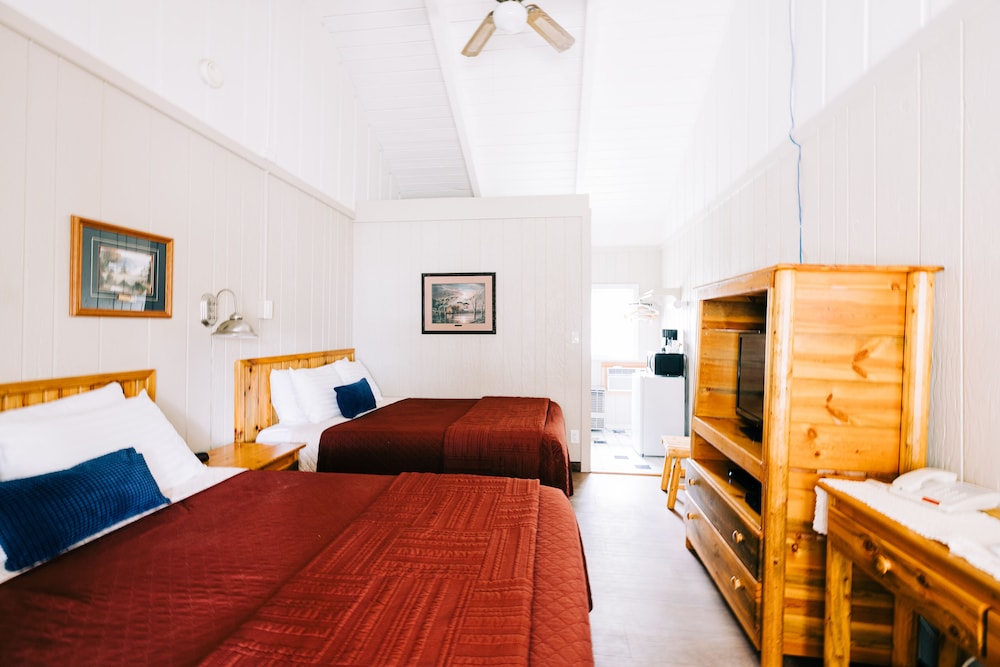 Lakeside Resort and Motel - photo 33