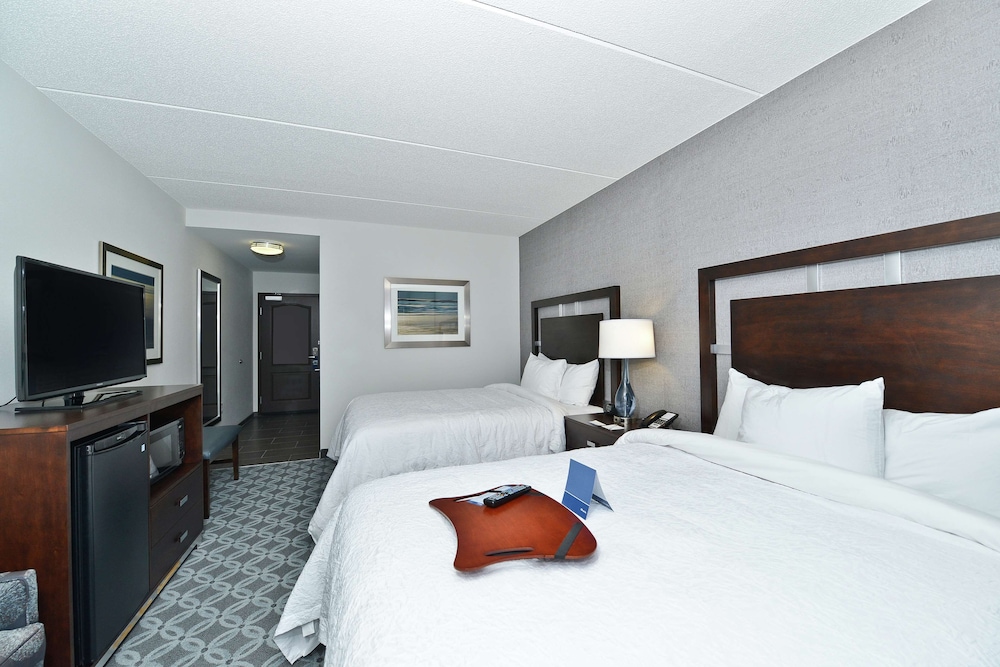 Hampton Inn & Suites Greensboro Coliseum Area - photo 25