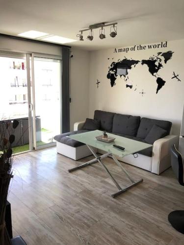 Bord Canal Tranquillite Demain Nous Appartient in Sete, France