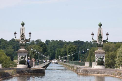 Les Champs - last minute hotel in Unknown City