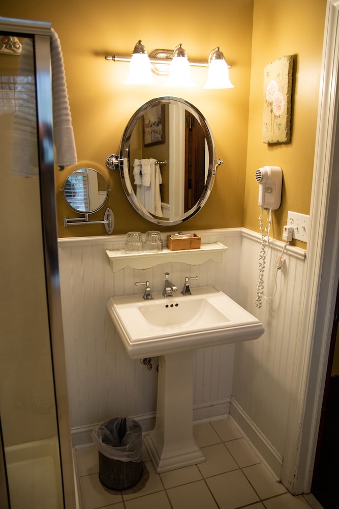 Williamsburg Sampler B & B - photo 16