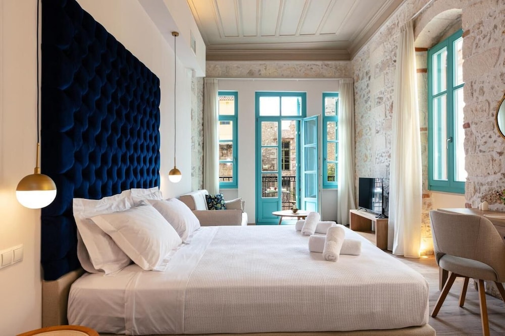 La Luna della Loggia Α2 Rethymno — 4-Star Luxury Hotel in Rethymno, Greece