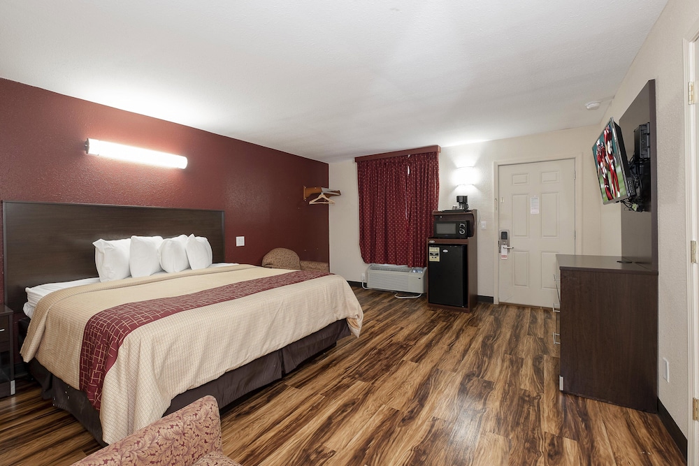 Red Roof Inn Starkville University - photo 10