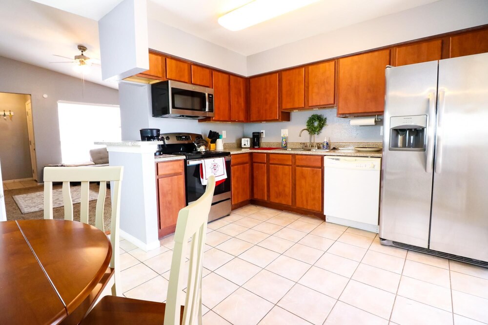 No Worries Beautiful 2 bed 2 bath at The Palms Great Location and Amenities Galore - photo 18