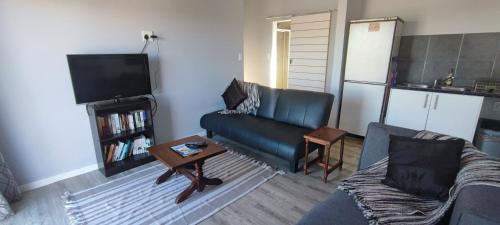 Lovely 2 bedroom condo with balcony and a view