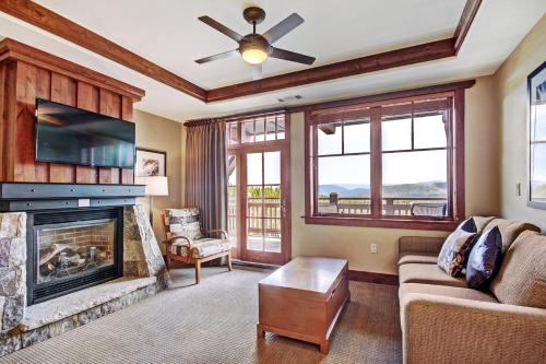 One Ski Hill Place S8412 — 4-Star Luxury Hotel in Breckenridge, United States