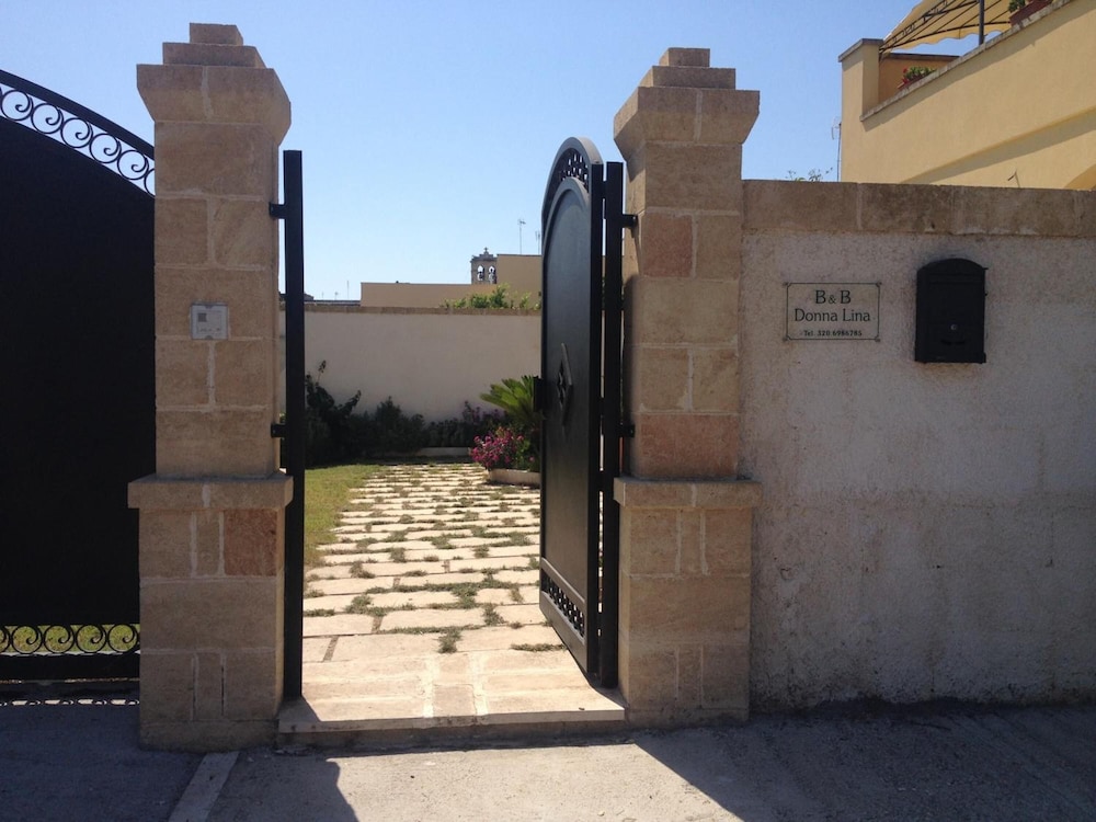 B&B DonnaLina — 4-Star Luxury Hotel in Ortelle, Italy