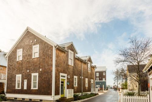 A Stones Throw by Seabrook Hospitality in Huntington Beach, United States