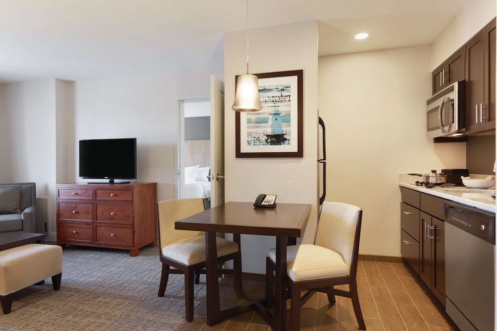 Homewood Suites by Hilton Burlington - photo 2