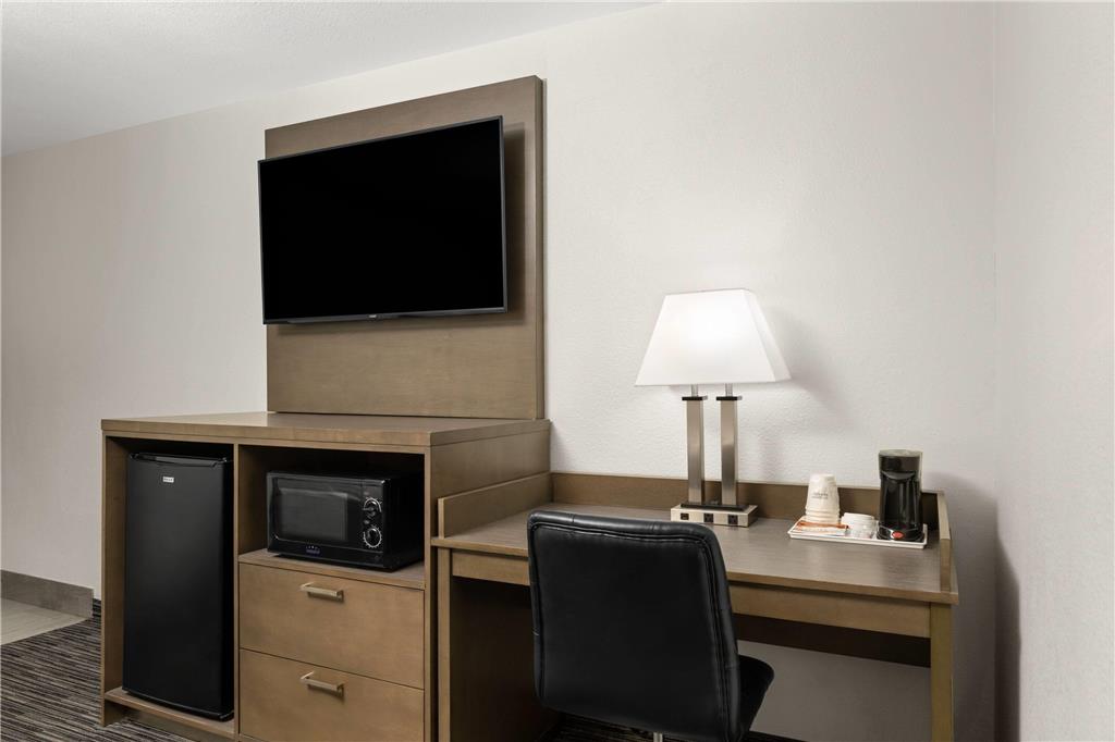 Travelodge Inn & Suites by Wyndham Anaheim on Disneyland Dr - photo 28