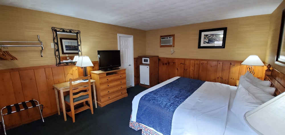 The Lake Motel - photo 29