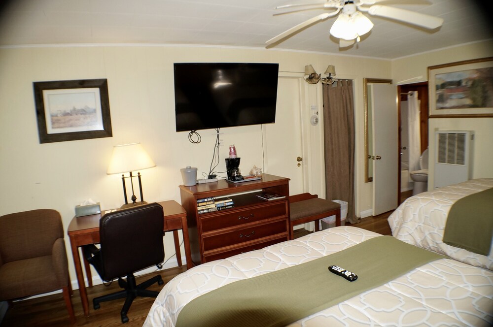 CedarWood Inn - photo 51