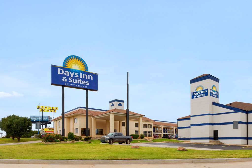 Days Inn by Wyndham Oklahoma City - photo 3