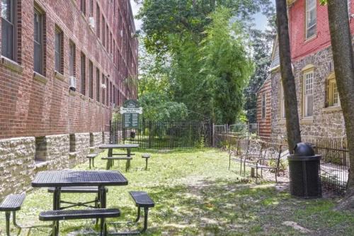 Lennox C402 Peaceful & Perfect Private 1 Br — 4-Star Luxury Hotel in Philadelphia, United States