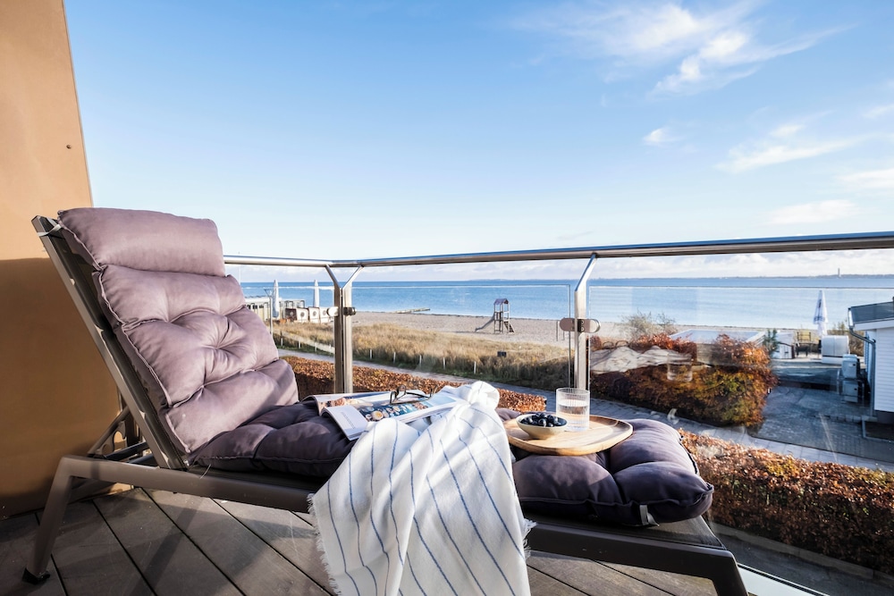 Bungers Apartment Hotel Mit Gartensauna Modern Gemutlich Und Strandnah — Strande
