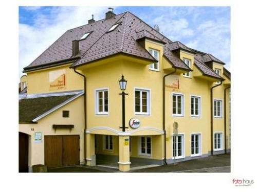 Hotel Perchtoldsdorf — 4-Star Luxury Hotel in Perchtoldsdorf, Austria