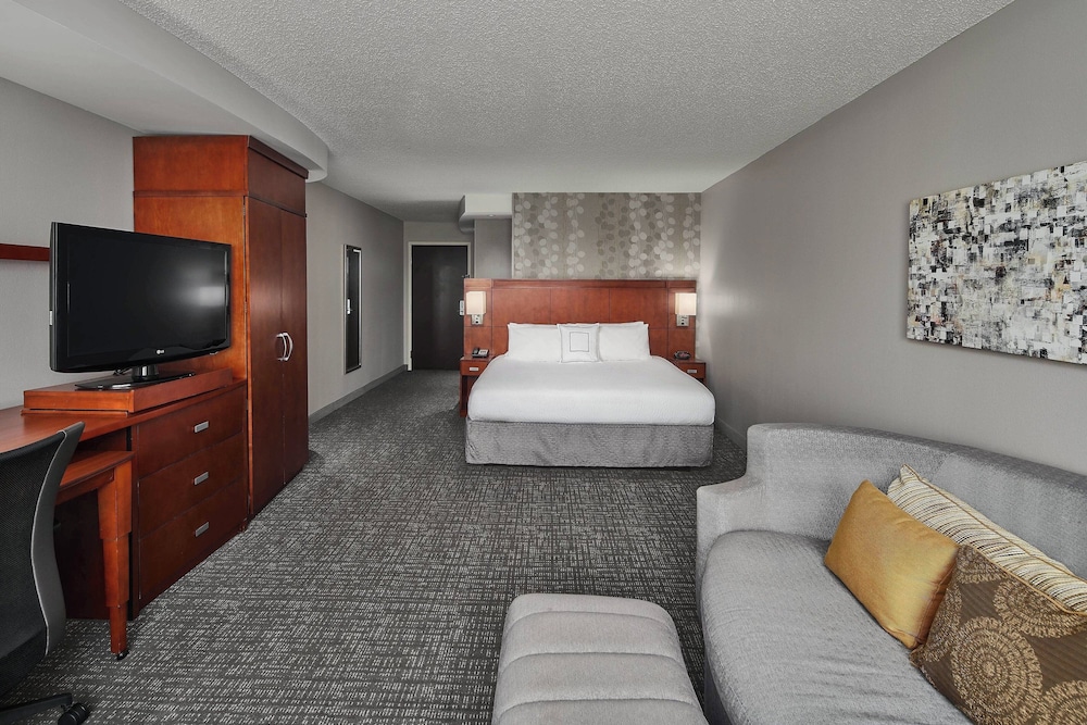 Courtyard by Marriott Shreveport Bossier Louisiana Boardwalk - photo 12