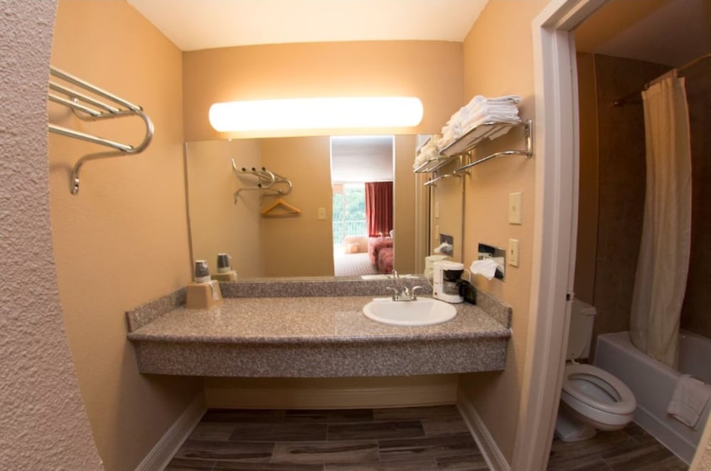 OYO Hotel Audubon Baton Rouge Port Allen I 10 - photo 26