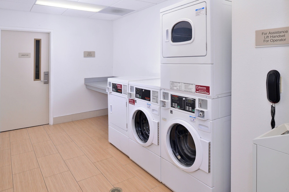 SpringHill Suites by Marriott Corona Riverside - photo 24