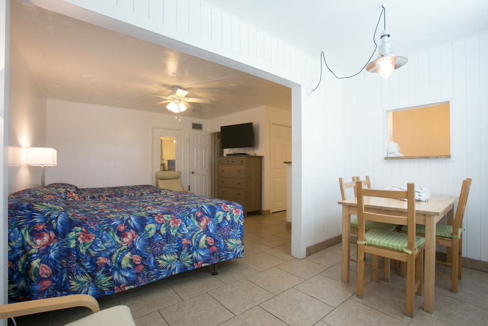 Dolphin Inn Resort - photo 18