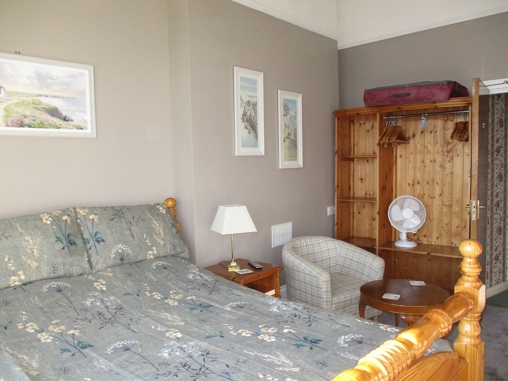 Ashwood Grange Hotel B&B in Torquay, United Kingdom