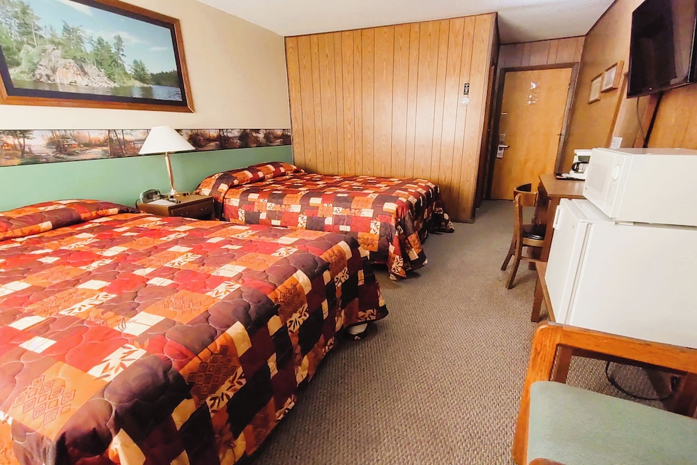 Love Hotels Voyageur by OYO at International Falls MN - photo 19
