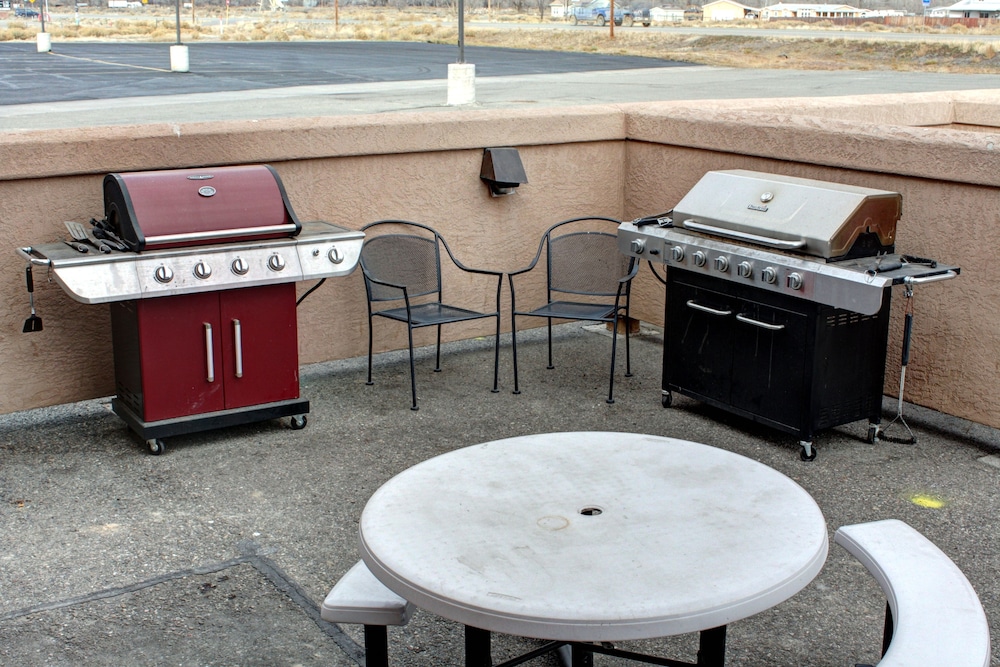 Blue Mountain Inn And Suites - photo 19