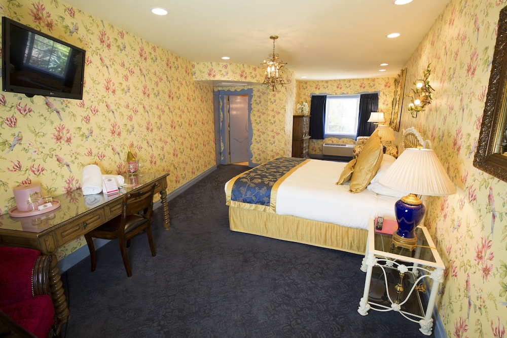 Madonna Inn - photo 47