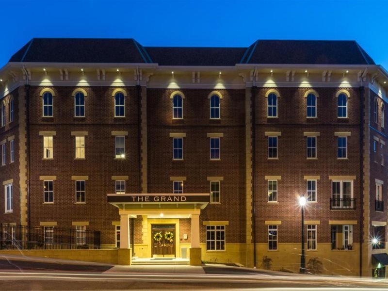 The Mount Vernon Grand Hotel - photo 2