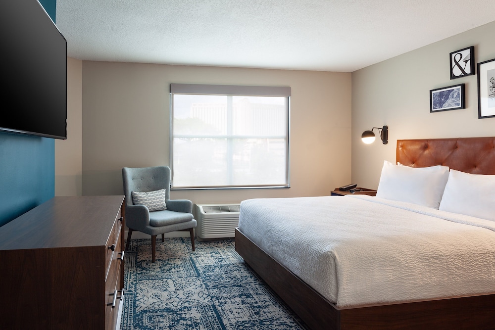 Four Points by Sheraton Orlando Convention Center - photo 8