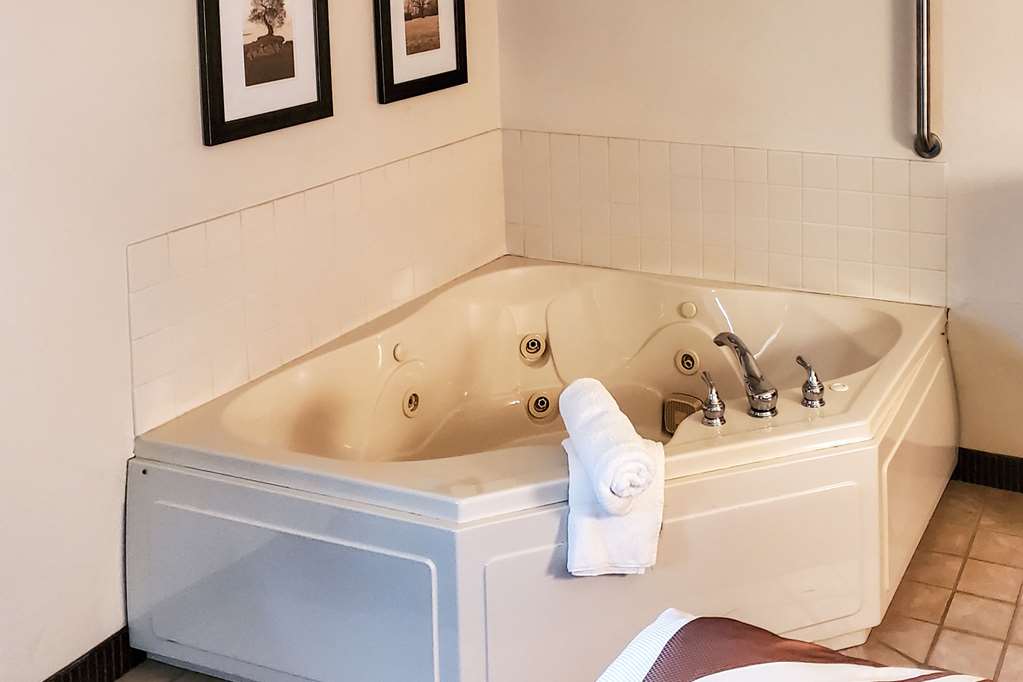 Quality Inn Atchison - photo 12